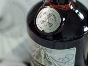     Hennessy Very Special limited edition by Scott Campbell